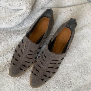 1 State Grey Booties Size 6